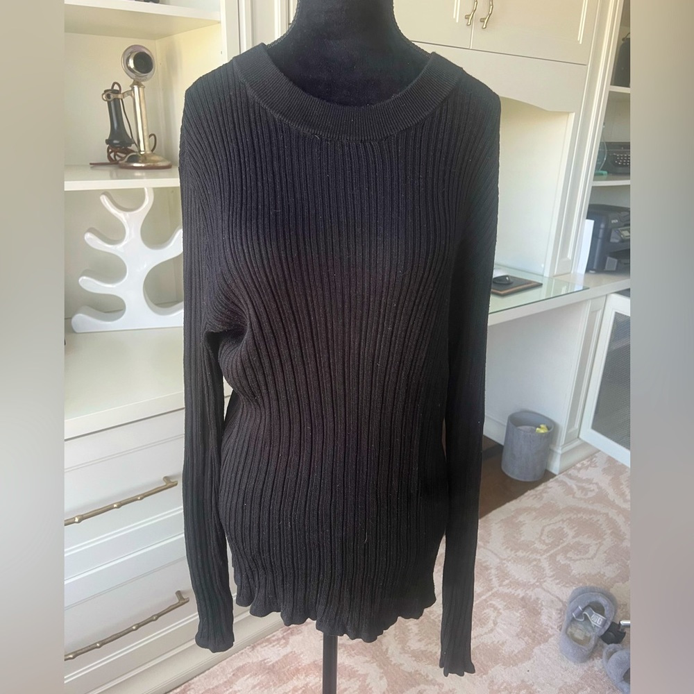 H&M Knit black sweater Women’s size Large